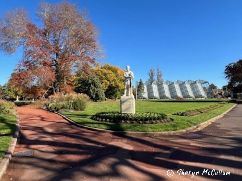 Wallace Statue in Ballarat Botanical Gardens.