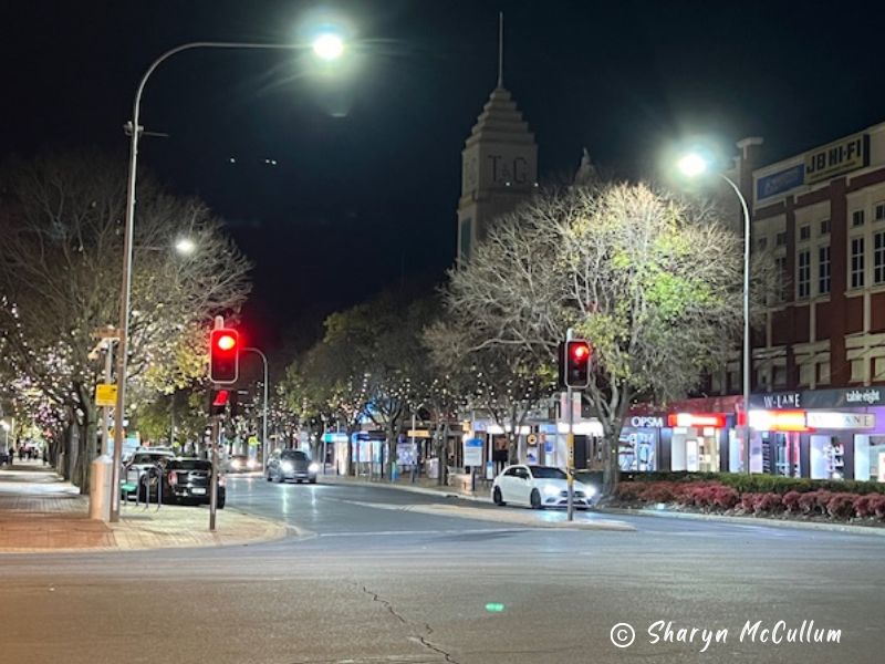 Dean Street Albury at night.