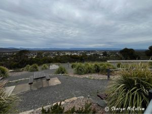 Big Hill Lookout, Stawell gives views over Stawell and The Grampians NP