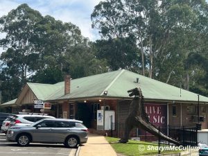 front of Noojee Hotel complete with T-Rex Dinosaur